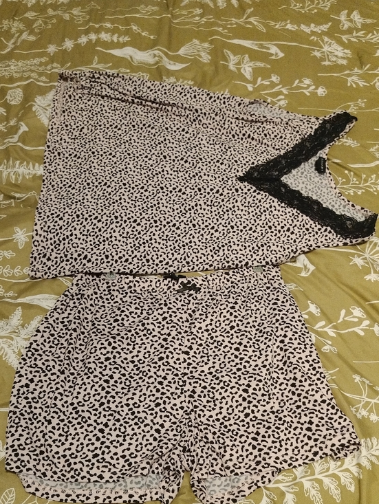 Tahari Pink Leopard-Print Sleep Cami with Black Lace V-Neck - Picture 3 of 5